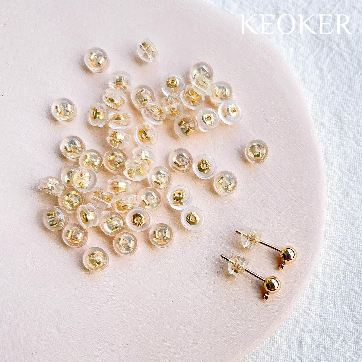 Tapones para pendientes rellenos de oro de 14 quilates de KEOKER con cubiertas de silicona (50 piezas)