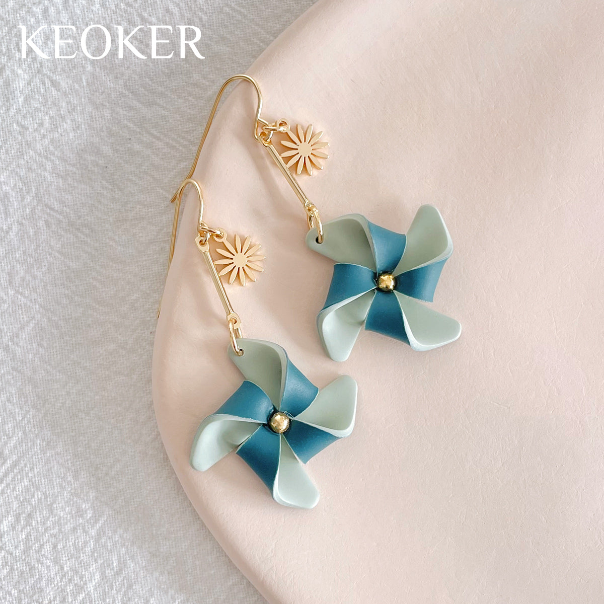 KEOKER 14K Gold Filled Daisy Pendant With Loop (10 PCS)